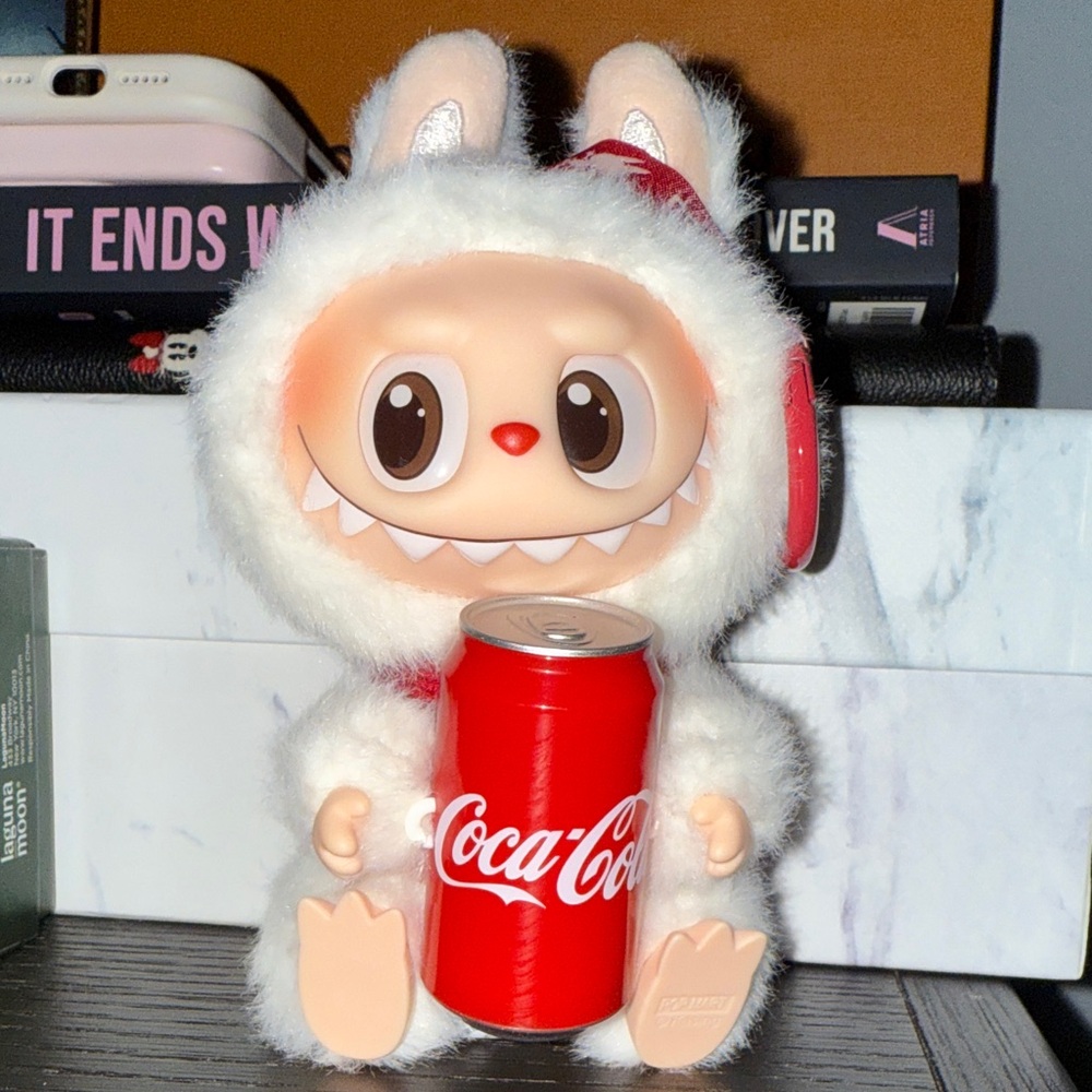 THE MONSTERS COCA-COLA SERIES- Vinyl Face